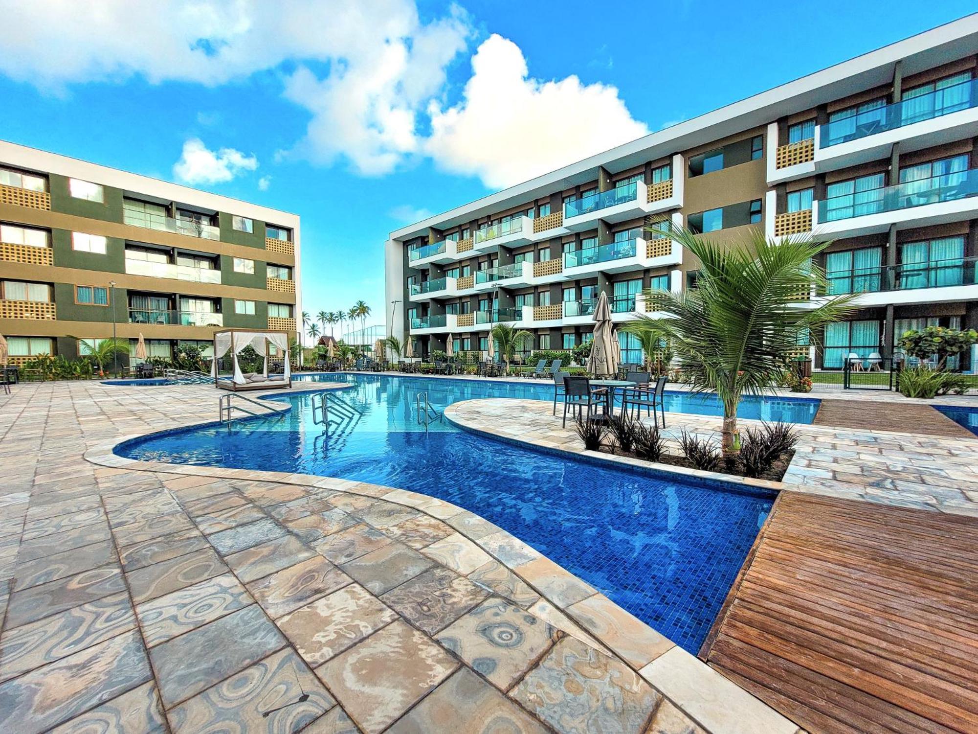 Oasis Do Mana: Beachfront Elegance & Comfort Apartment